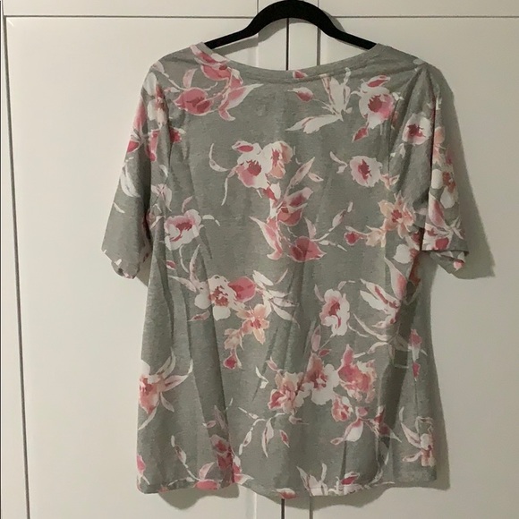 Floral Tee - Picture 2 of 3